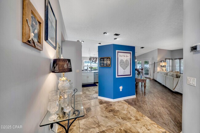 Building Photo - 625 Amberjack Dr
