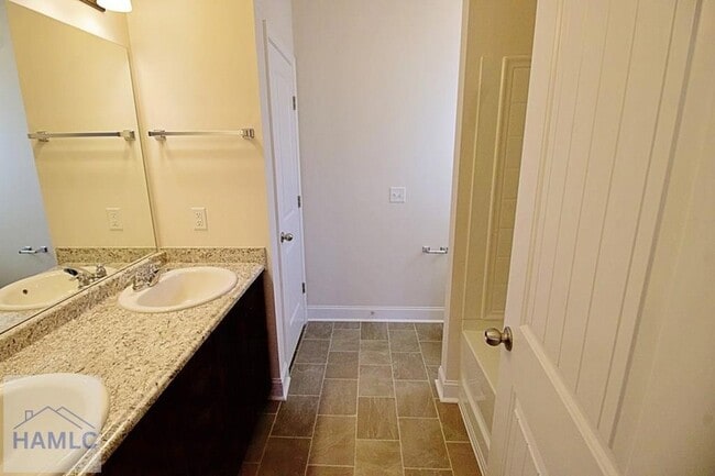 Building Photo - 223 Whipple Ave