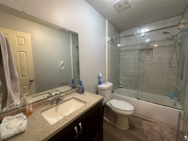 Building Photo - 3331 Longhorn Dr