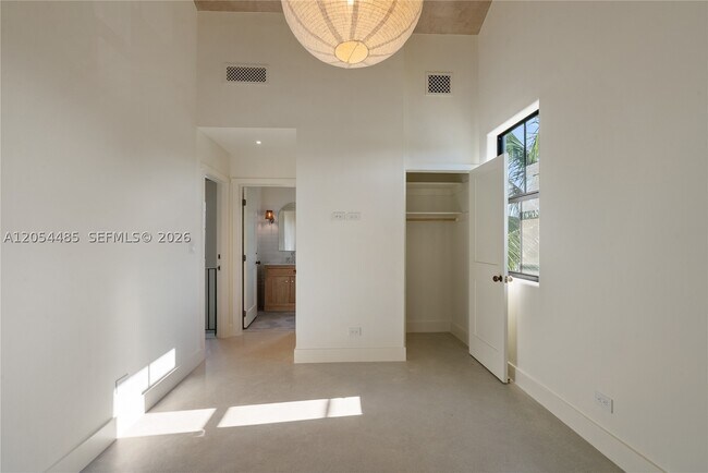 Building Photo - 3620 Plaza
