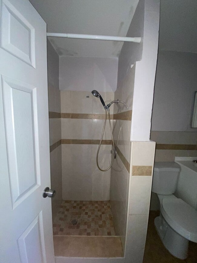 Building Photo - 1820 Redbank Rd