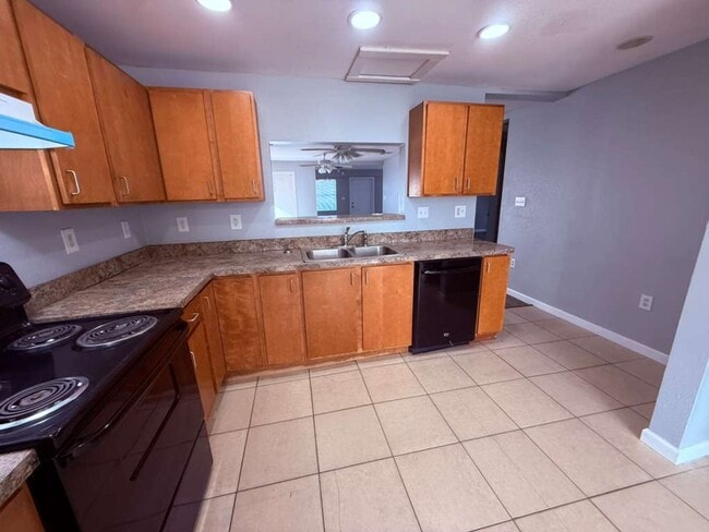 Building Photo - Beautiful Upgraded 3/2 Home in Jackson Heights!!