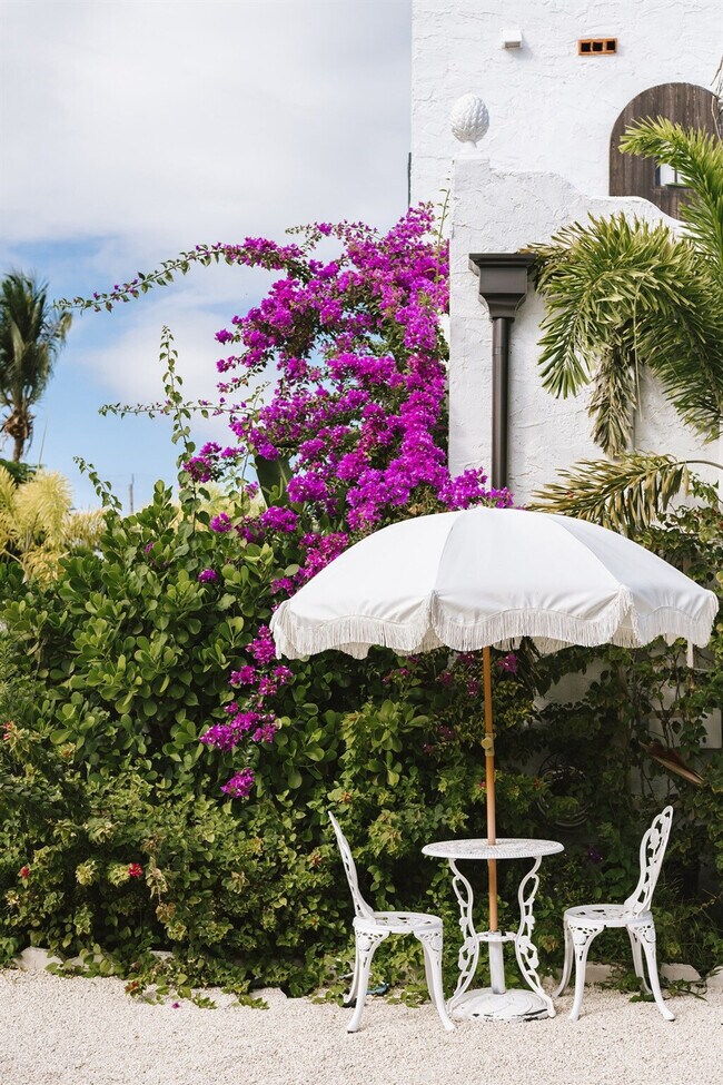 Building Photo - 610 38th St