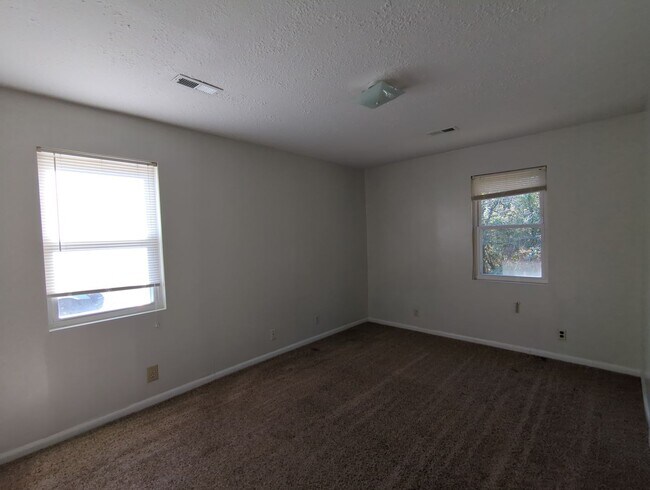 Building Photo - 115 Summerfield Rd