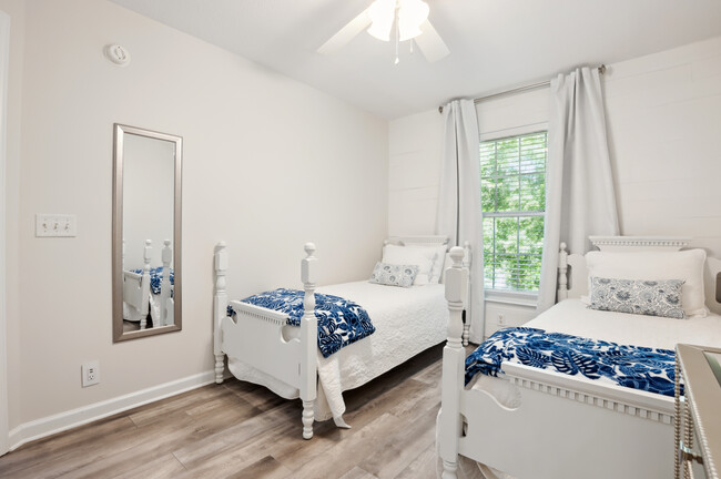 Building Photo - 200 Salt Air Dr