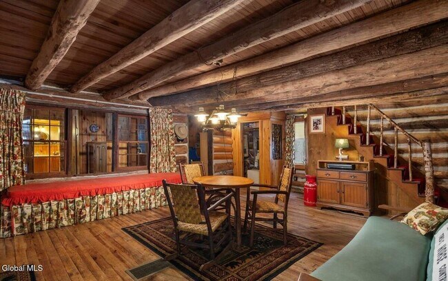 Building Photo - 33 Chuckwagon Trail