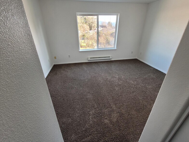 Building Photo - 3013 Main St