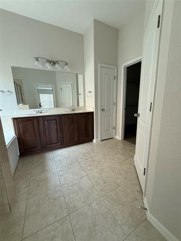 Building Photo - 5709 Centeridge Ln