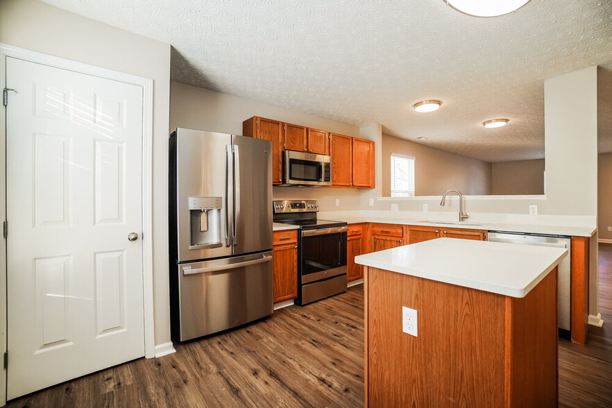 Building Photo - 8051 Beardsley Ave