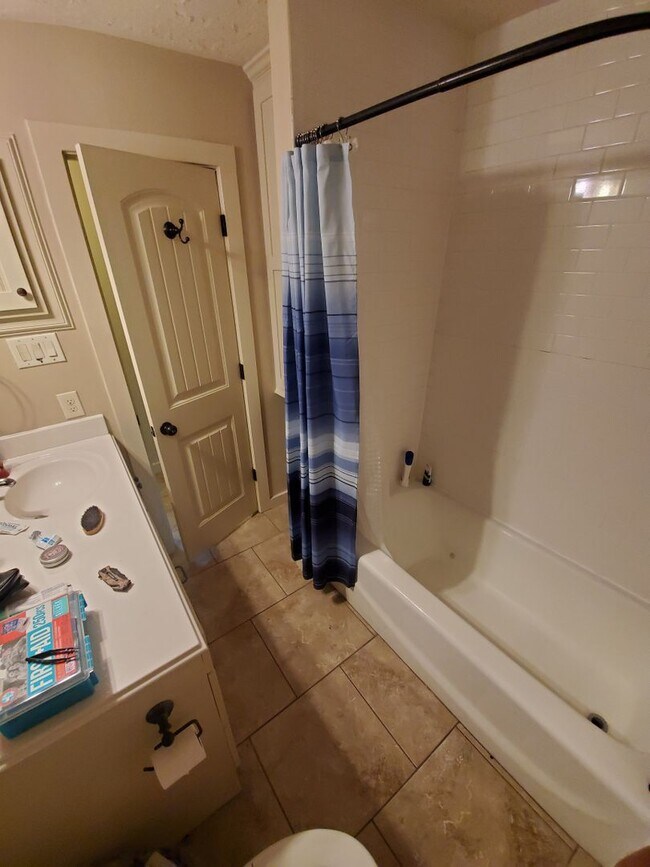 Building Photo - 3/2 in Southwood Valley