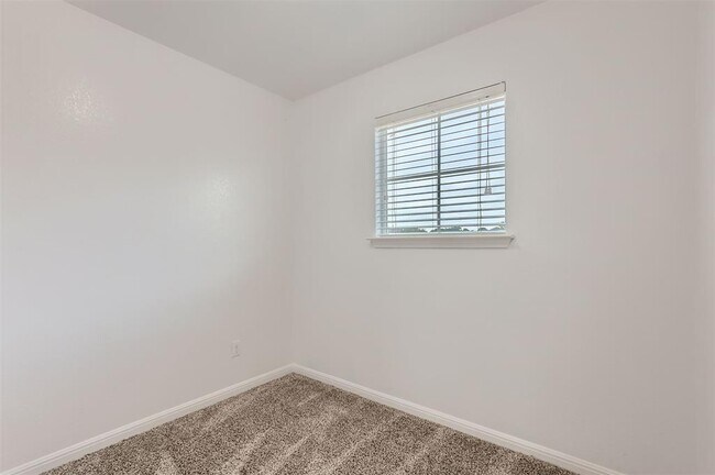 Building Photo - 131 Lavaca Loop