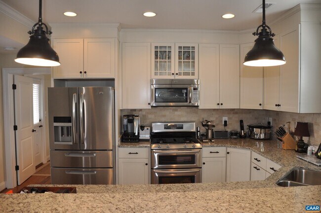 Building Photo - 827 Nalle St