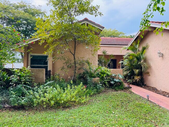 Building Photo - 23261 Boca Club Colony Cir