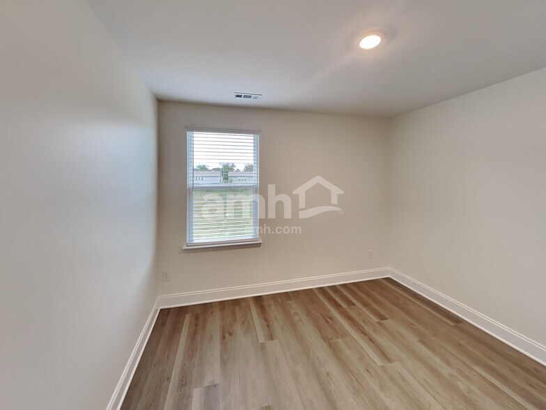 Building Photo - 5328 Trust Dr