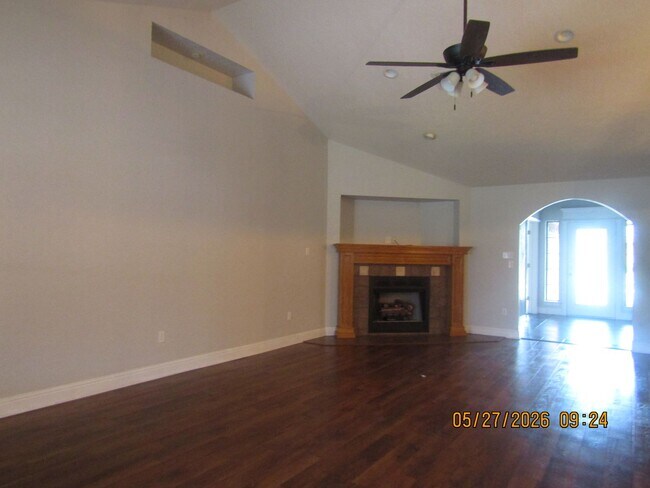 Building Photo - Beautiful 4-bedroom home located in the Heritage Hills Area!