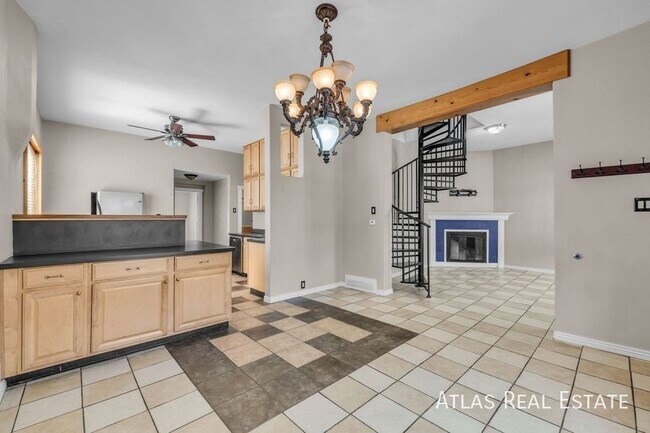 Building Photo - 853 Emeril Ave