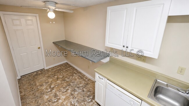 Building Photo - 618 Edgewood Ave