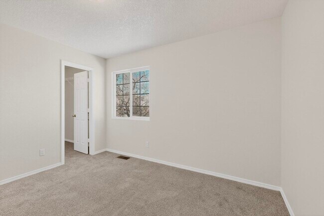 Building Photo - 8300 Bluffs Edge Pl NW