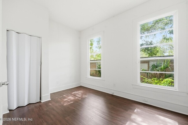 Building Photo - 2344 W 18th St