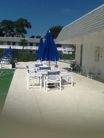 Building Photo - 2929 SE Ocean Blvd