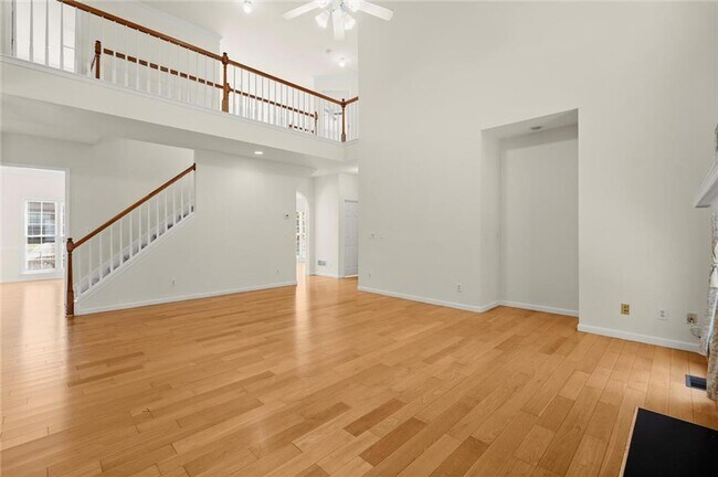 Building Photo - 1440 Grovehurst Dr