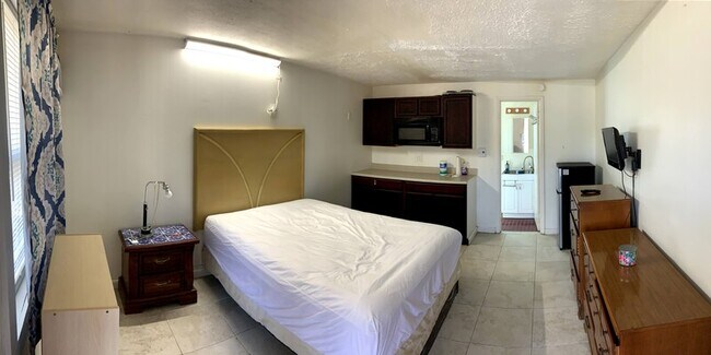 Primary Photo - Hideout Room # 10