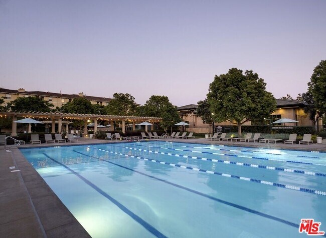 Building Photo - 13075 Pacific Promenade