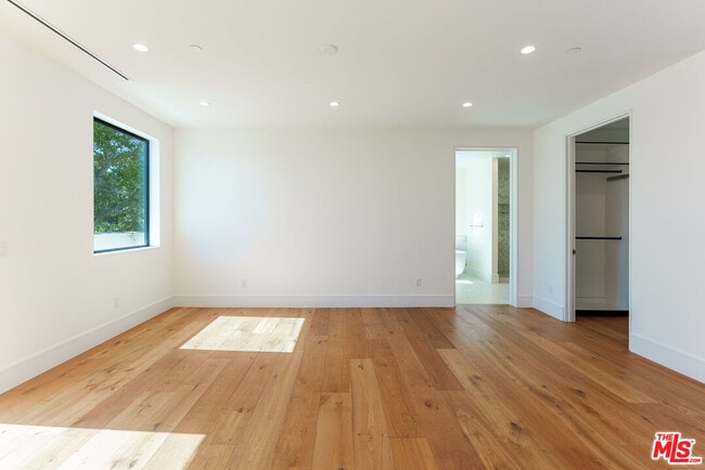 Building Photo - 382 Aderno Way