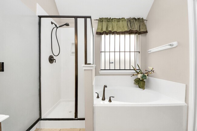 Building Photo - 5623 Maverick Bend Lane