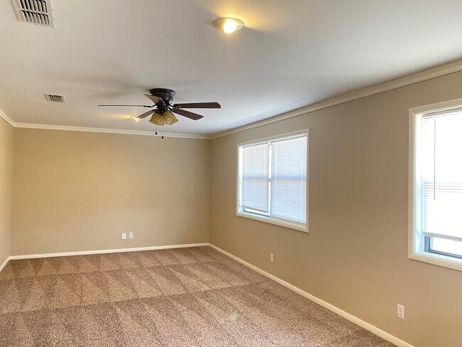 Building Photo - 3104 Barkley Ave