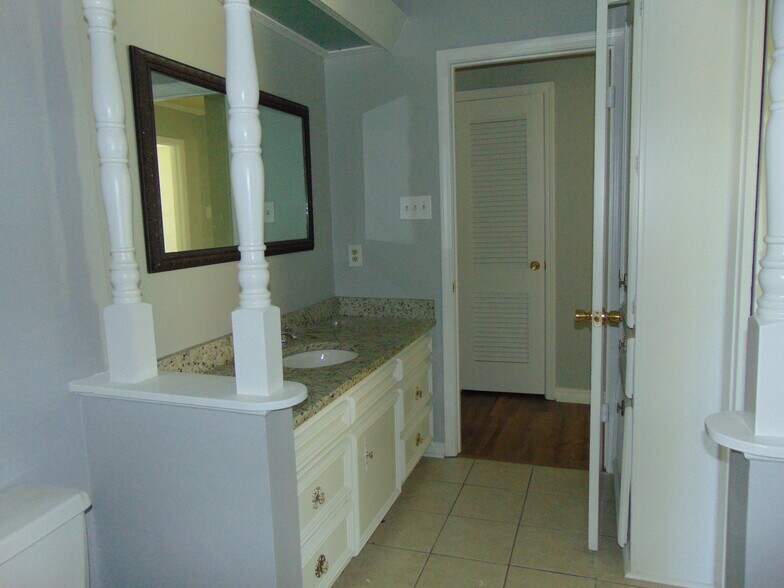 Building Photo - 8642 W Wilderness Way