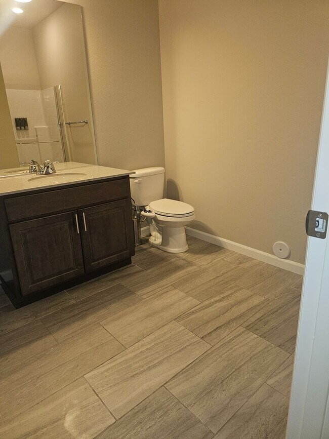 Building Photo - Spacious 5 Bedroom in Convenient North Creek Ridge, Bothell Location