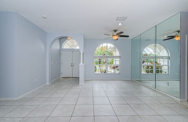 Building Photo - Pool Home in Trinity!