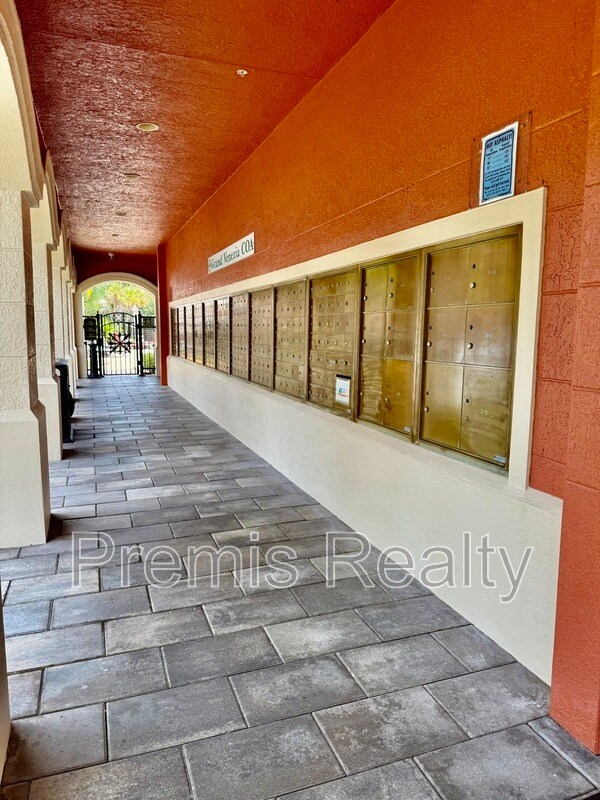 Building Photo - 2731 Via Capri