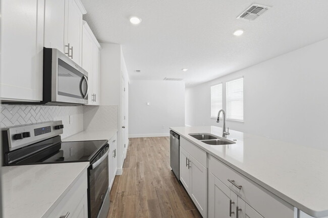 Building Photo - 205 Links Ter Blvd