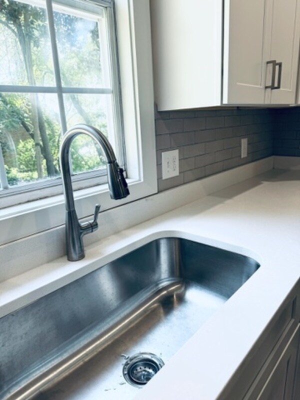 Building Photo - 510 N 2nd Ave