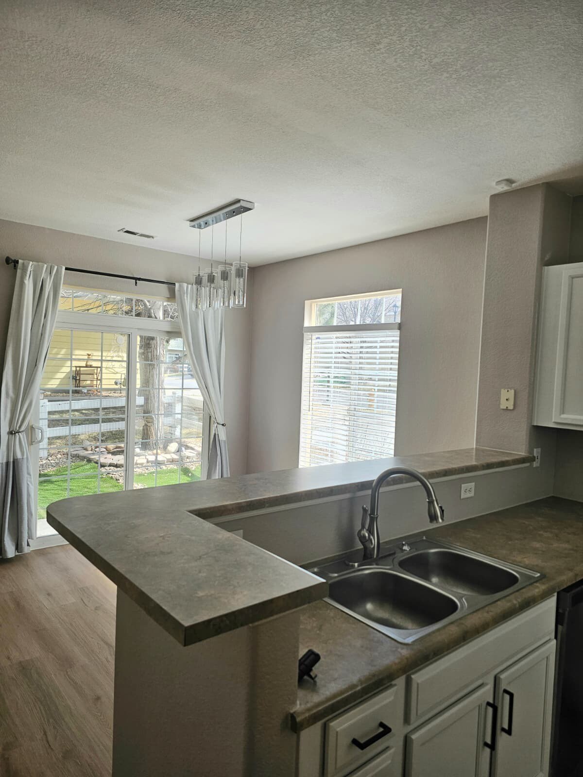 Building Photo - 14400 Albrook Dr