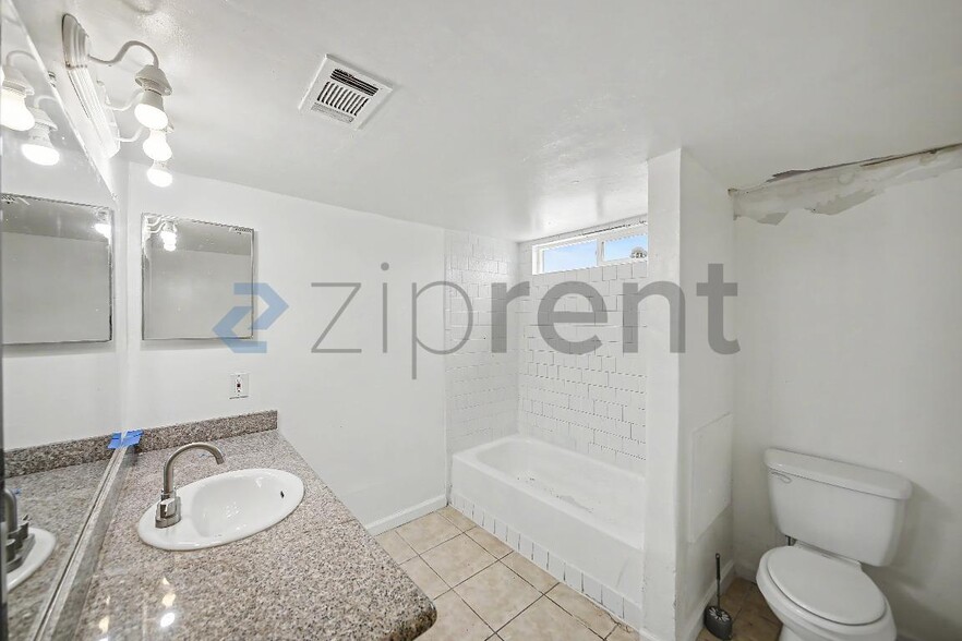 Building Photo - Unit unit A