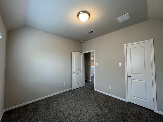 Building Photo - 8719 Arbor Trail Dr