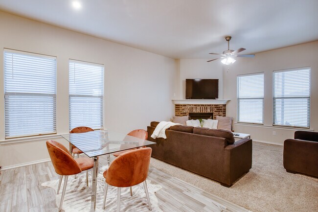 Dining/living - 9905 Virginia Ave