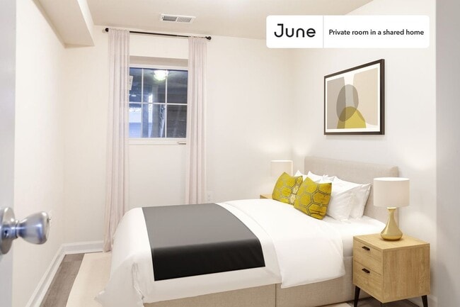 Building Photo - 4706 9th St NW