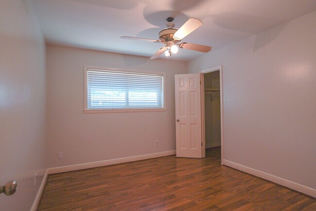 Building Photo - 7914 Braes Meadow Dr