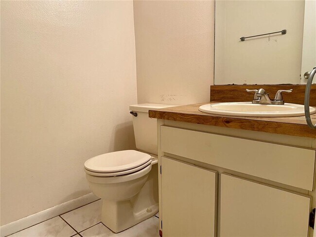 Building Photo - 5205 Dublin Pl