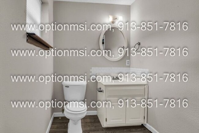 Building Photo - **Spacious 2-Bedroom Duplex in a Cul-de-Sac!**