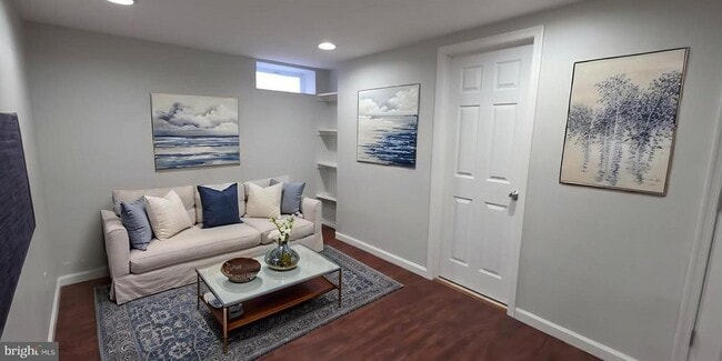 Building Photo - 1319 The Terrace