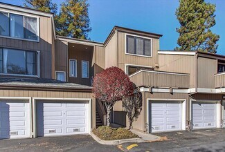 Building Photo - Bright Campbell Condo with Vaulted Ceilings & Private Balconies