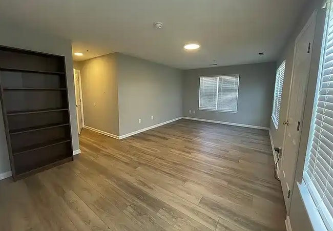 Building Photo - Condo In Annapolis