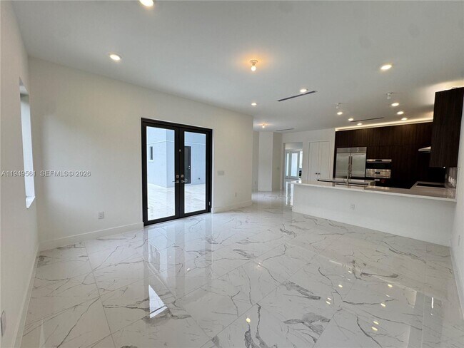 Building Photo - 19749 NE 16th Pl