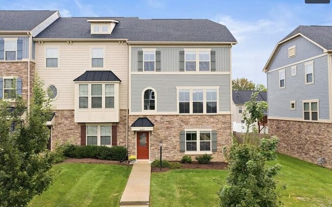 Primary Photo - 16621 Gossamer Dr