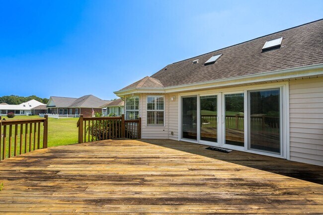 Building Photo - Golf Course Living Just Minutes from North Myrtle Beach – Long-Term Rental in Aberdeen